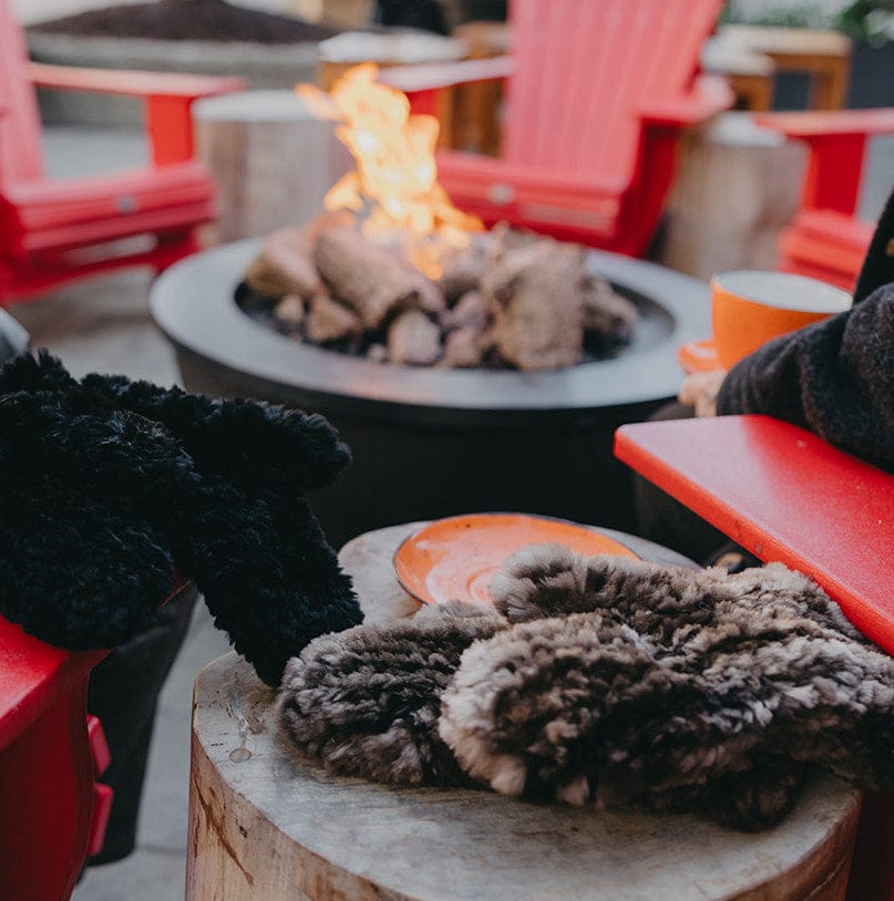 Fur Mittens – Aurora Heat